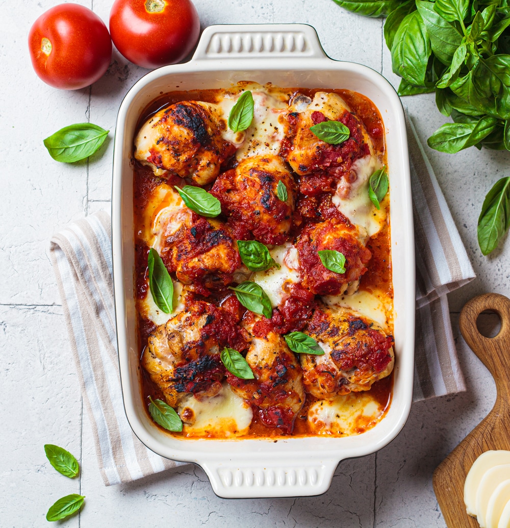 Baked tomato chicken with buffalo cheese